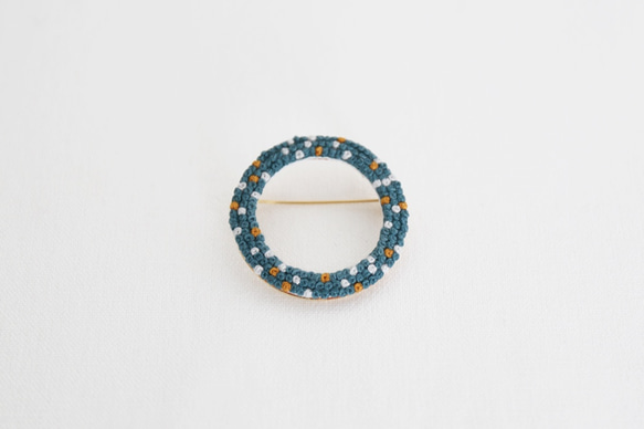 刺繍ブローチ "wakka_01" 1枚目の画像