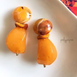 【夏物新作】イタリア製インポートビーズのボリュームイヤリング（マンダリンオレンジ） 1枚目の画像