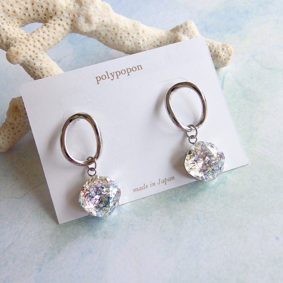 【SALE・チタンピアスのみ】ウェーブフープとスワロフスキーのチタンピアス（シルバー×クリスタルパティナ） 1枚目の画像