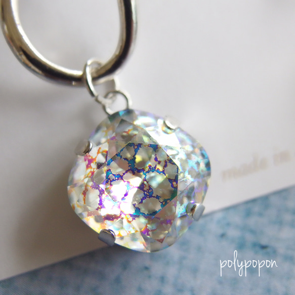 【SALE・チタンピアスのみ】ウェーブフープとスワロフスキーのチタンピアス（シルバー×クリスタルパティナ） 2枚目の画像