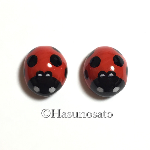てんとう虫 の ピアス／イヤリング／カフス 【陶器風 石塑粘土