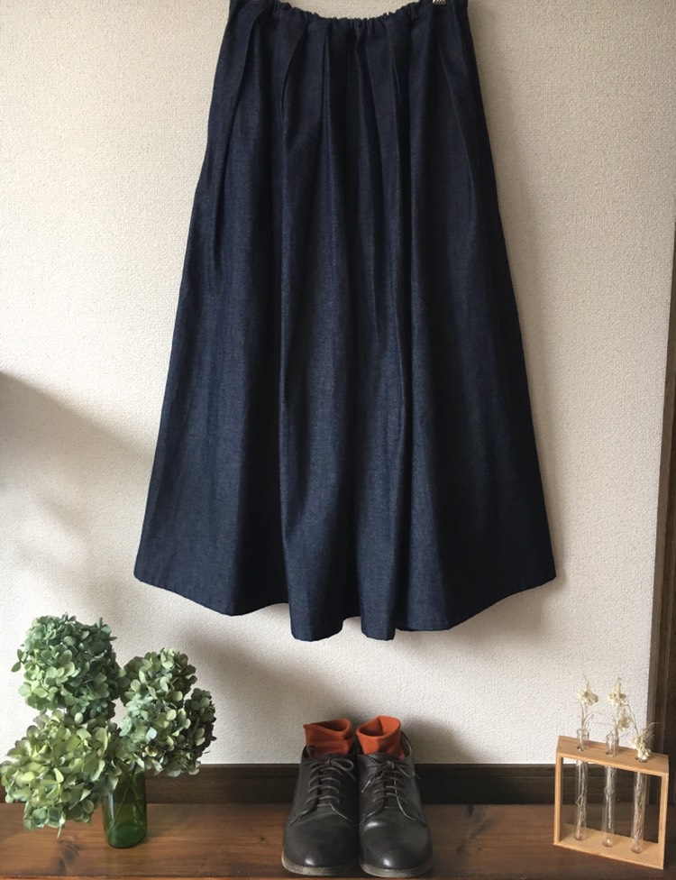 インディゴデニムのタックスカート  大人カジュアル    ロングスカート   岡山　児島デニム　受注製作