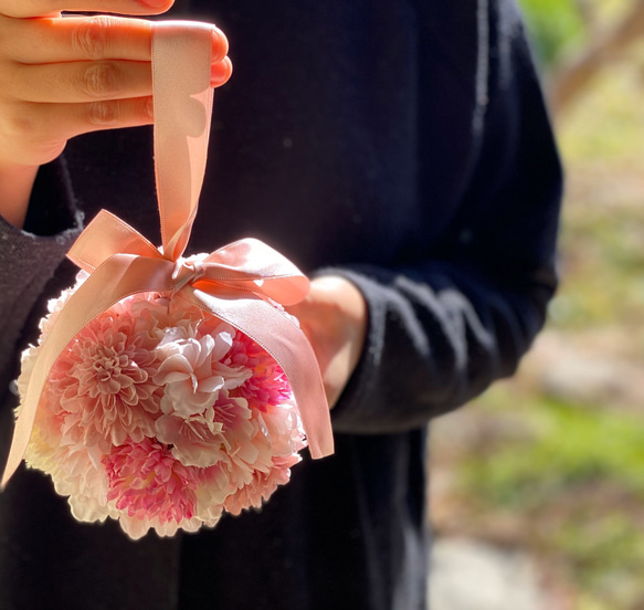 桜いっぱいのボールブーケ 2枚目の画像