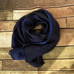 天然藍染　絹スカーフ 1枚目の画像