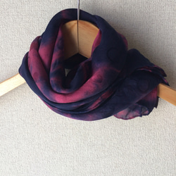 藍染＆草木染め スカーフ 絹 1枚目の画像