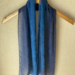 天然藍染　絹スカーフ 2枚目の画像