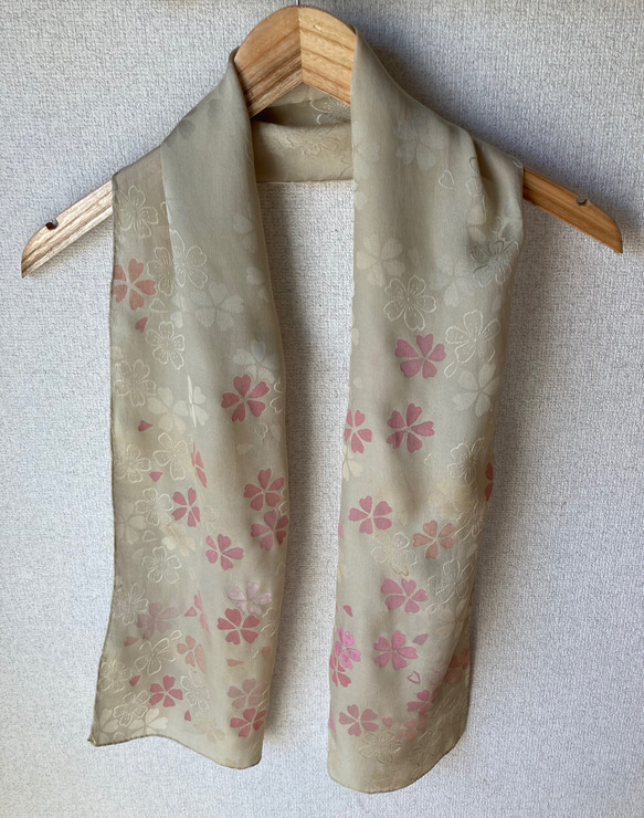 草木染め　絹スカーフ 3枚目の画像