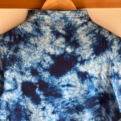 天然藍染　オフネックTシャツ　女性用　長袖　Ｆ 4枚目の画像
