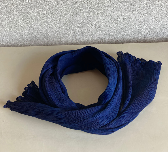 天然藍染　プチスカーフ　絹 4枚目の画像