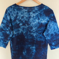 天然藍染　丸首Tシャツ女性用 七分袖　フリーサイズ 4枚目の画像