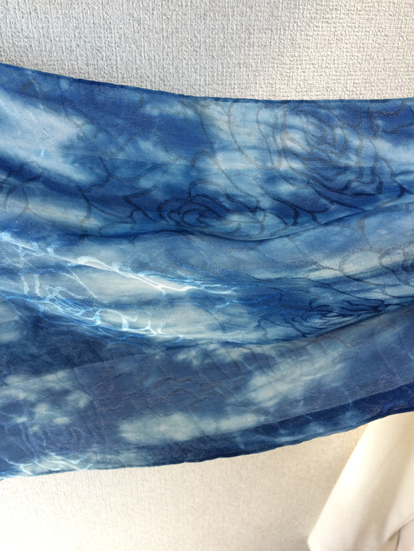 天然藍染  絹スカーフ 4枚目の画像