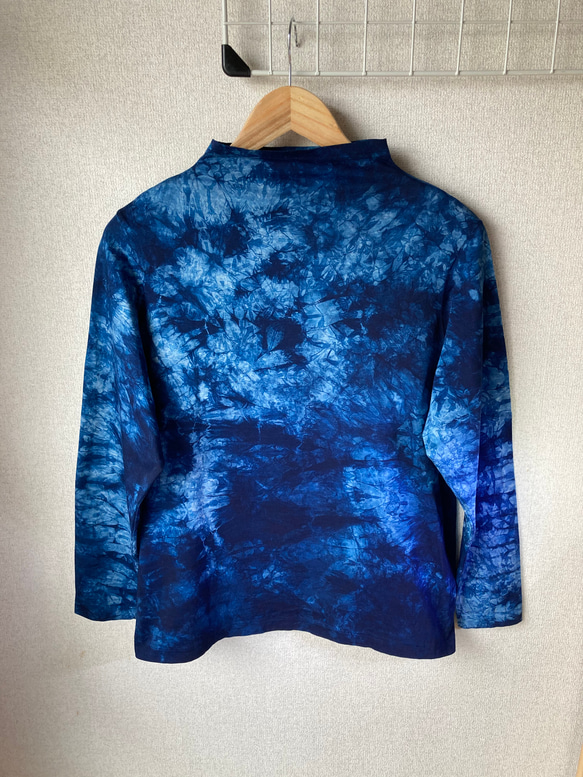 天然藍染　オフネックTシャツ長袖　女性用Ｆ 2枚目の画像