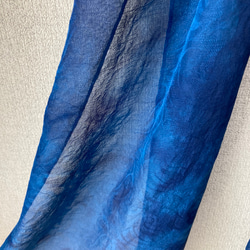 天然藍染　絹スカーフ 6枚目の画像