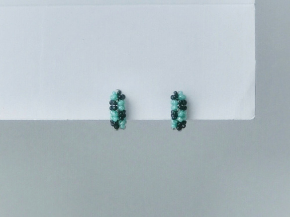 玻璃編織胡桃木耳環（格紋/綠黑）耳環 第2張的照片