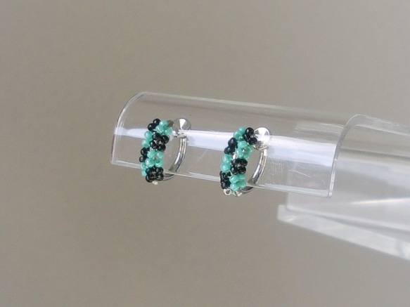 玻璃編織胡桃木耳環（格紋/綠黑）耳環 第1張的照片