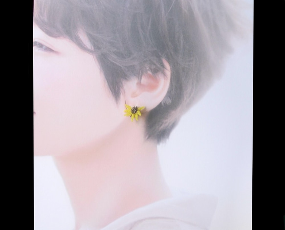 ガラスの花のイヤリング(ピアス)―向日葵 4枚目の画像