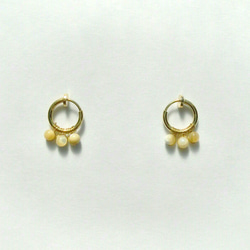 Grani 耳環 Tre：珍珠母耳環 第1張的照片