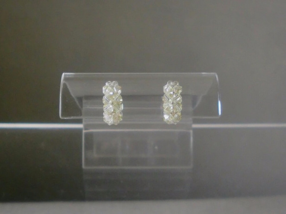 結晶+耳環（穿孔）（夜光綠）螺絲彈簧 第1張的照片