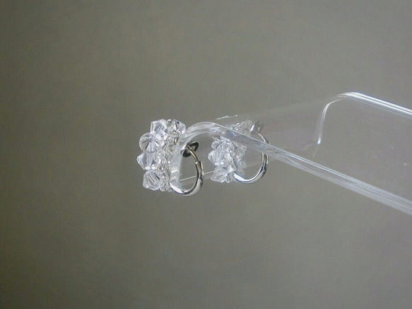 結晶+耳環（穿孔）β（透明）螺絲彈簧 第2張的照片