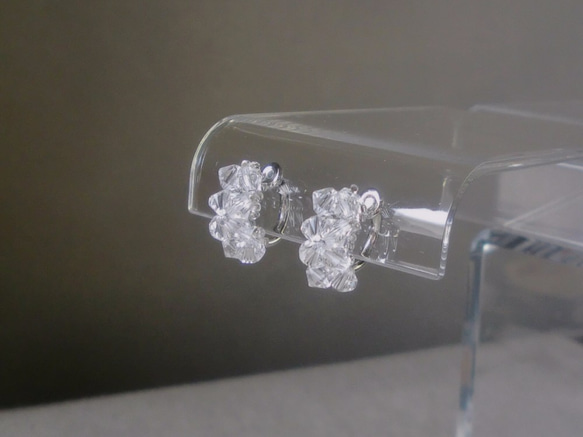 結晶+耳環（穿孔）β（透明）螺絲彈簧 第1張的照片
