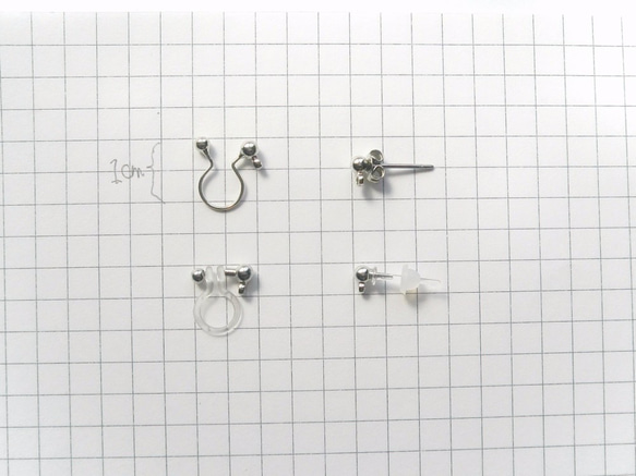 磨砂玻璃米色耳環（穿孔耳環）【1左】 第4張的照片