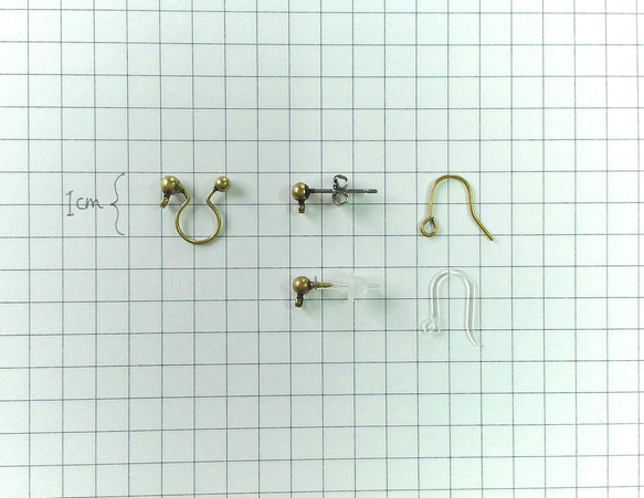 ガーネットのショートイヤリング(ピアス) 2枚目の画像