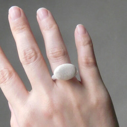 白玉玻璃戒指（可立式） 第6張的照片