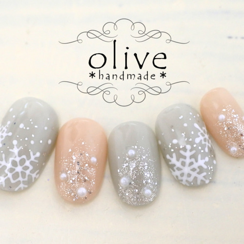 手描き×雪の結晶ネイル♥フットも可♥ ネイルチップ（つけ爪） olive