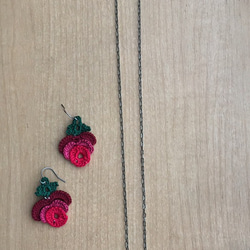 薔薇のネックレス 1枚目の画像