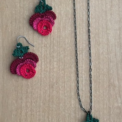 薔薇のネックレス 3枚目の画像