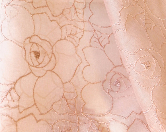 草木染刺繍ハンカチ　バラ（サーモンピンク） 3枚目の画像