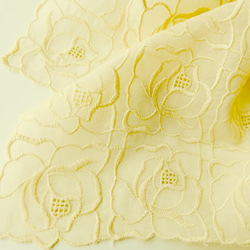 草木染刺繍ハンカチ　薔薇（ミモザ色） 3枚目の画像