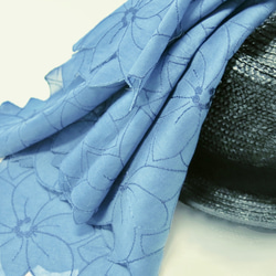 藍染刺繍ハンカチ　テッセン 1枚目の画像