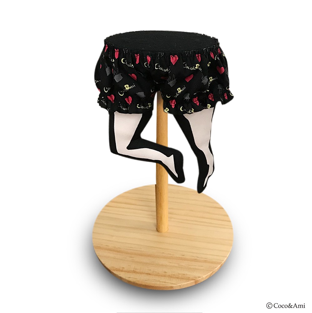 帽子くんスタンド(ベージュ×黒パンツ)