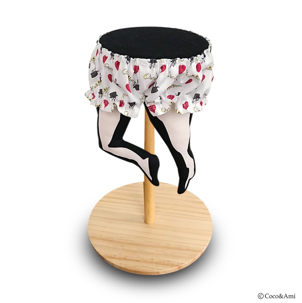 帽子くんスタンド(ベージュ×白パンツ)