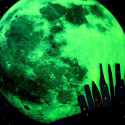 30厘米的月亮在黑暗的地方發光〜大月 第1張的照片