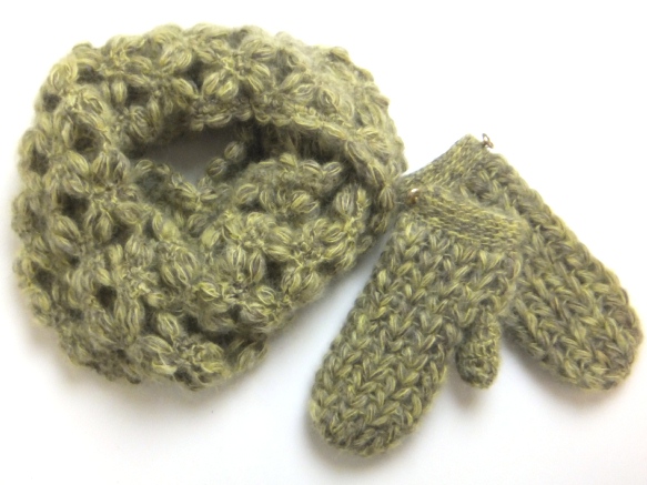 パプコーン編みのモヘアミトン （スヌード別売り） 3枚目の画像