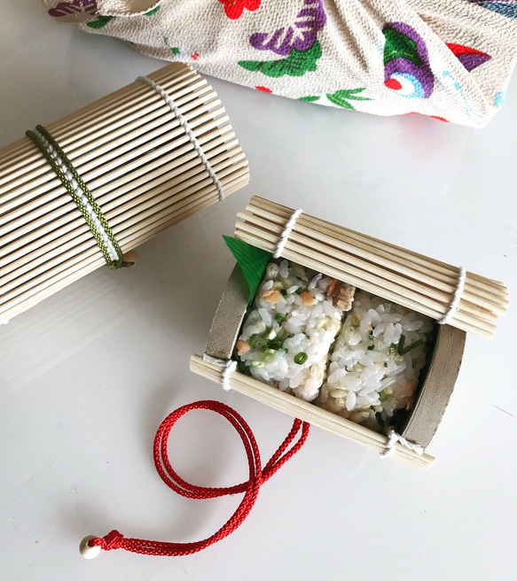 再販4 筒形 おにぎり弁当箱 小 弁当箱・ランチボックス SEIZU