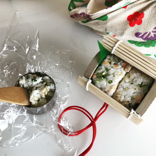 再販44 筒形 おにぎり弁当箱 小 (筒形おにぎり用型付き) 弁当 再販44 筒形 おにぎり弁当箱 小 (筒形おにぎり用型付き) 弁当