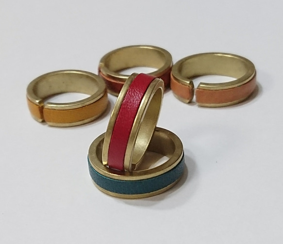 イタリアンレザー×真鍮の指輪 5枚目の画像