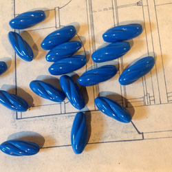 Vintage Italy lucite twist blue beads ヴィンテージ ツイスト ビーズ 2枚目の画像