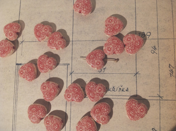 Vintage heart flower red beads ヴィンテージ ペイズリー ビーズ 1枚目の画像