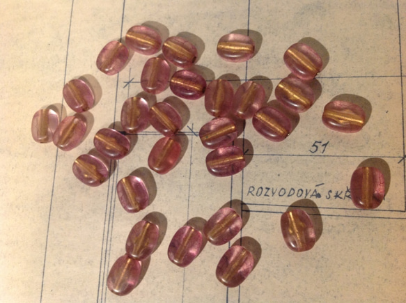 Vintage germany lucite purple gold oval beads ヴィンテージ ビーズ 2枚目の画像