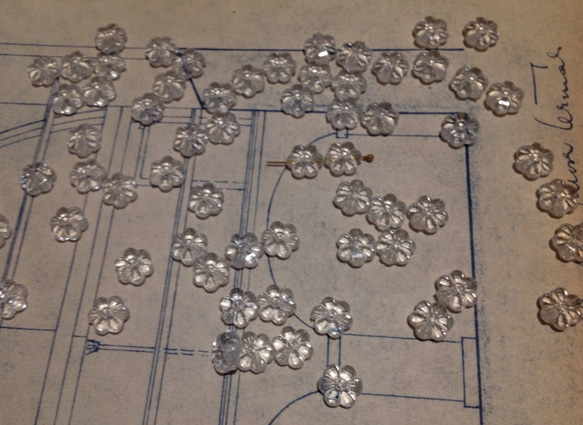 Vintage clear flower beads ヴィンテージ ビーズ 2枚目の画像