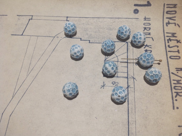 Vintage germany coral star blue beads ヴィンテージ ビーズ 2枚目の画像