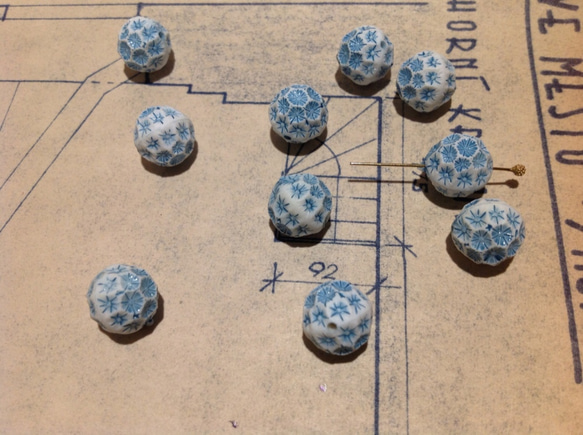 Vintage germany coral star blue beads ヴィンテージ ビーズ 3枚目の画像