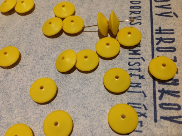 Vintage germnay yellow specer beads ヴィンテージ ソロバン ビーズ 1枚目の画像