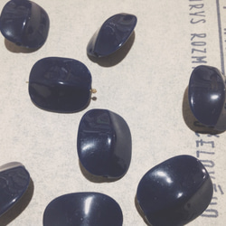 Vintage germany lucite navy beads ヴィンテージ ビーズ 2枚目の画像