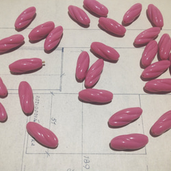 Vintage italy lucite twist pink beads ヴィンテージ ビーズ 1枚目の画像