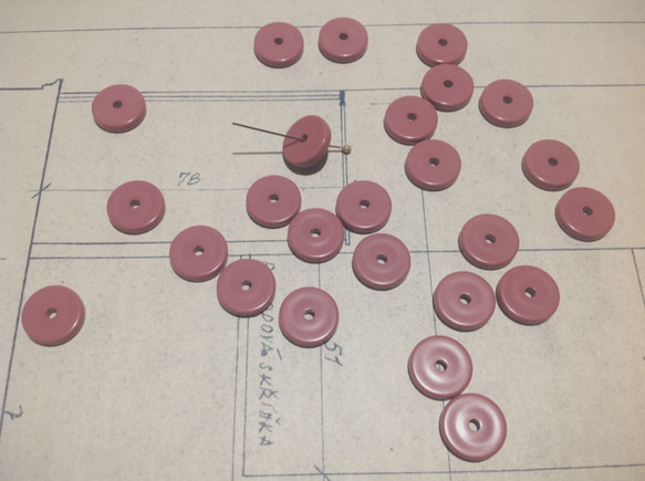 Vintage germany lucite smoke pink spacer beads ヴィンテージ ビーズ 1枚目の画像